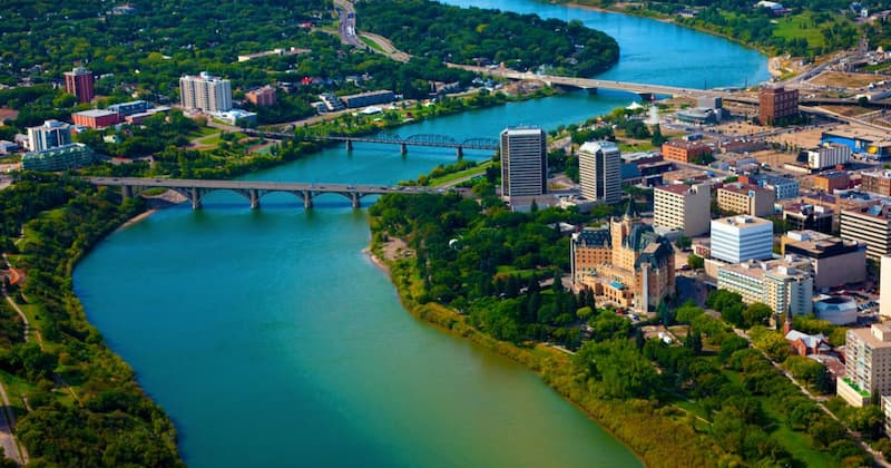 Bang Saskatchewan thiên về sản xuất nông nghiệp và khai thác mỏ