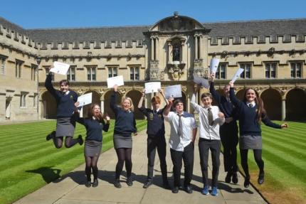 Thông Tin Du Học Hy Lạp: Điều Kiện, Thủ Tục, Chi Phí Từ A-Z