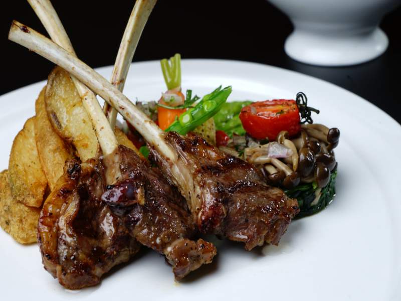 Thịt cừu nướng Kleftiko là món ăn truyền thống của người Síp