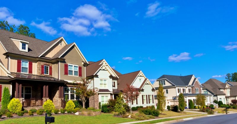 Giá nhà trung bình tại Mỹ năm 2025 dao động từ 400,000 USD đến 1,2 triệu USD