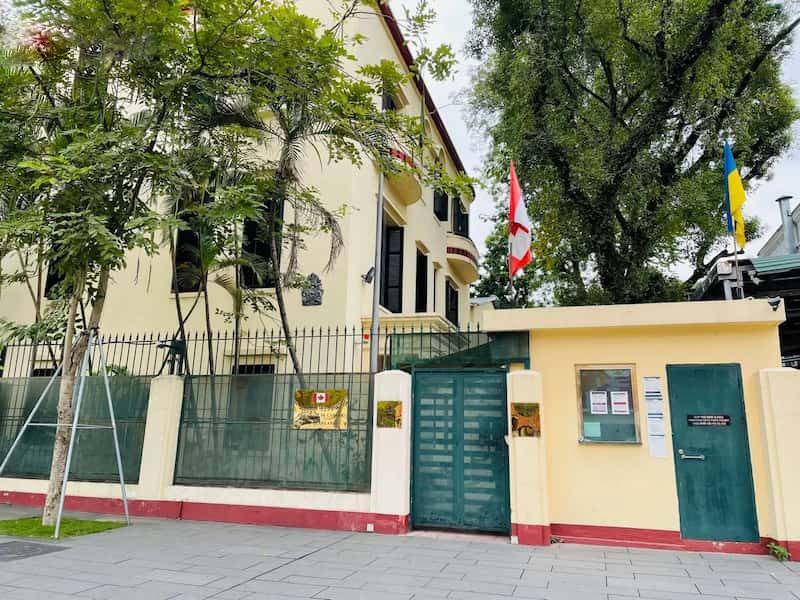 Lãnh sự quán Canada tại thủ đô Hà Nội làm việc từ thứ 2-6 hàng tuần