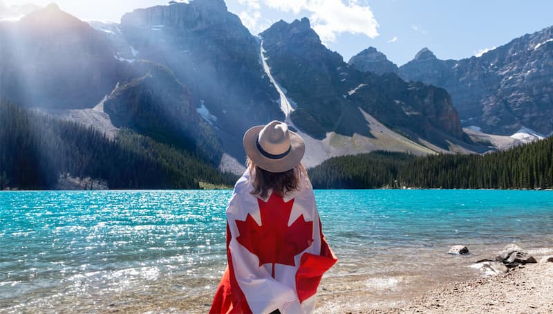 Nếu muốn tham quan Canada, bạn nên chọn đi vào mùa hè