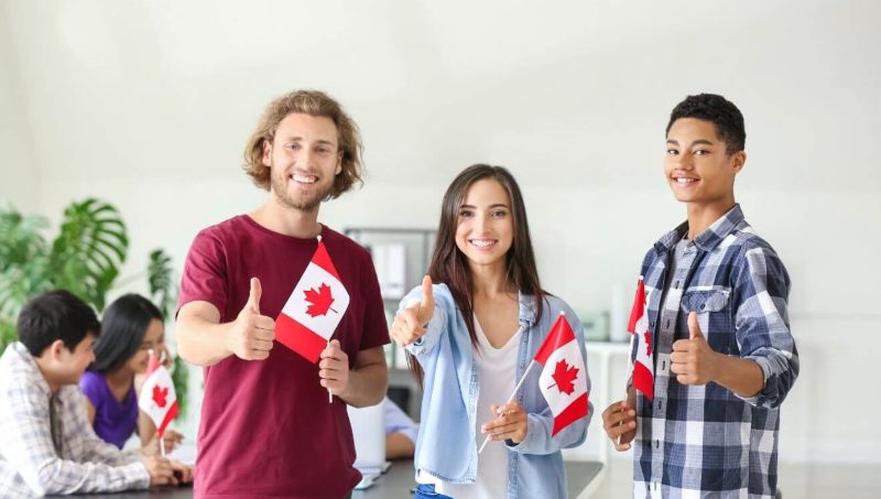 Các ứng viên cần phải chuẩn bị đầy đủ giấy tờ 