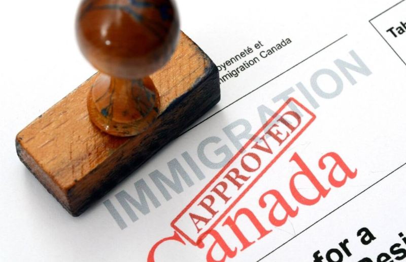 Bạn cần nhận được thư mời làm việc từ công ty được miễn LMIA